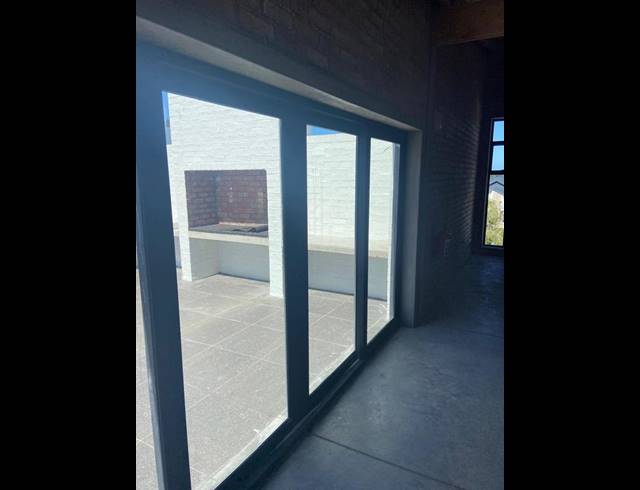 BUSINESS PROPERTY TO RENT IN WALMER